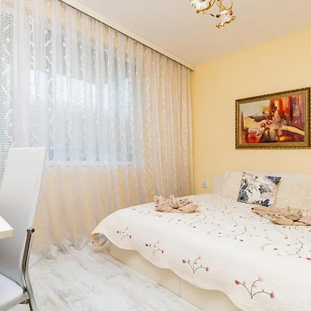 The Purple 1Bd Apartment In Plovdiv プロヴディフ
