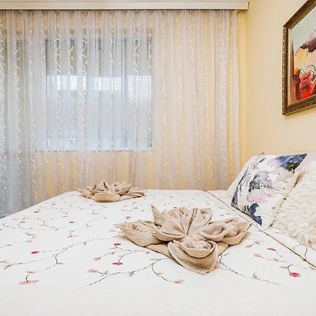 The Purple 1Bd Apartment In Plovdiv プロヴディフ