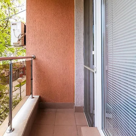 The Purple 1Bd Apartment In Plovdiv Пловдив