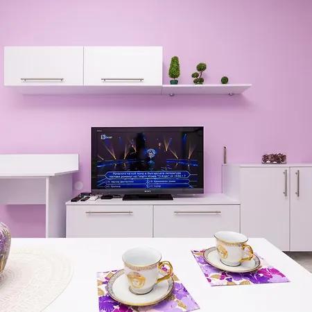 The Purple 1Bd Apartment In Plovdiv