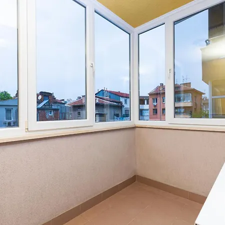 The Purple 1Bd Apartment In Plovdiv Пловдив
